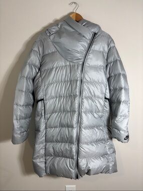 Nike Women's Vogue Runway Asymmetrical Down Puffer Jacket XL